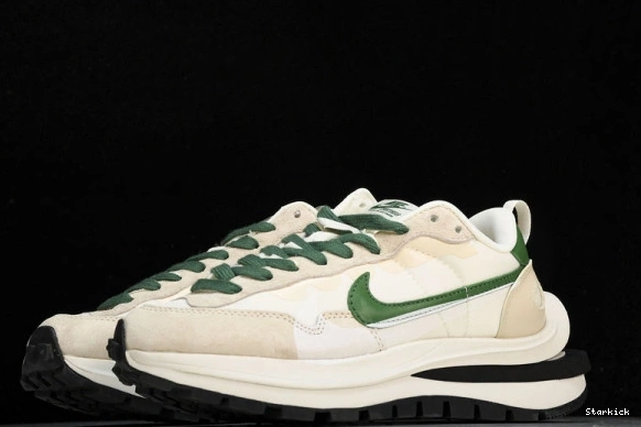 White Vaporwaffle Green DD1875-102 Nike sacai 0309